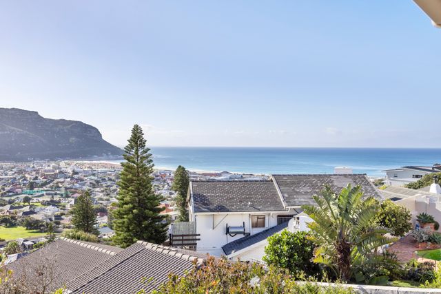 To Let 6 Bedroom Property for Rent in Fish Hoek Western Cape